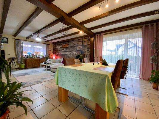 Wohnzimmer EG mit Zugang Terrasse