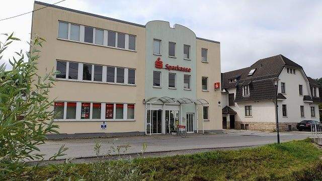 Büro-u. Geschäftshaus.jpg