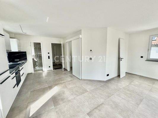 Heller Wohnbereich mit Einbauküche - Ihr Lieblingsplatz