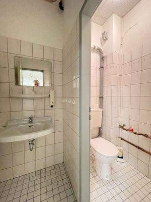 10403 3 Ladenlokal EG rechts WC (2)