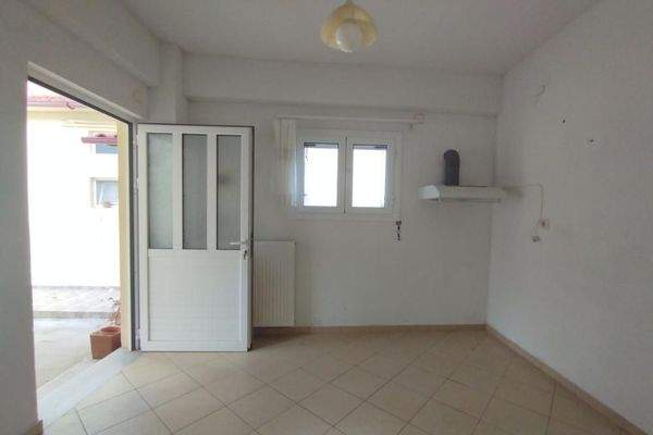 Kreta, Vamvakopoulo: Charmantes Haus in ruhiger Lage nahe der Stadt zu verkaufen