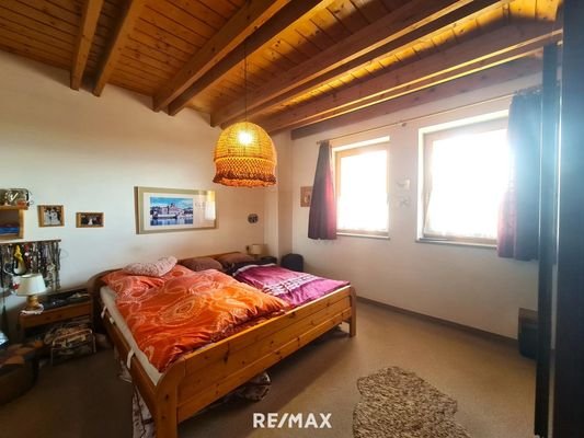 Haus - Wohnung UG Zimmer 1