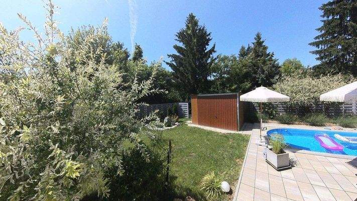 Garten re hinten.jpg