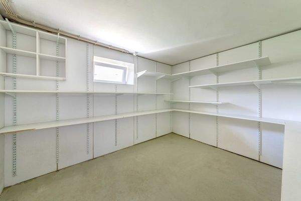 Keller: Beheizter Raum mit viel Stauraum