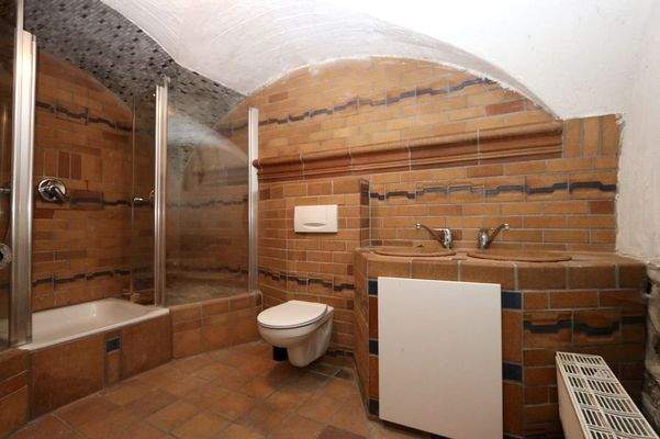 Gewölbekeller WC und Dusche / Kemlade 
