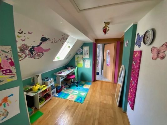 Spielzimmer/Diele DG