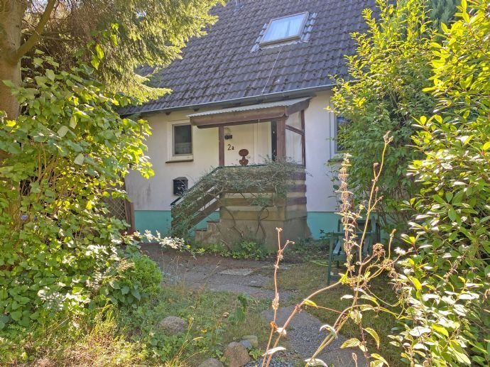 Haus im Dornröschenschlaf in Ostseenähe