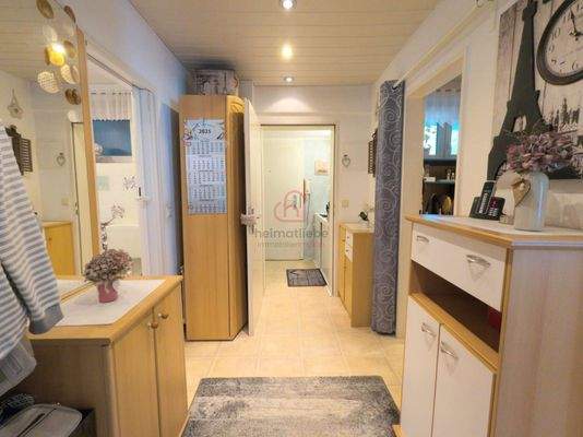 Küche mit Einbauküche