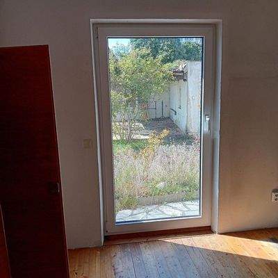 Küche mit Terrassentür