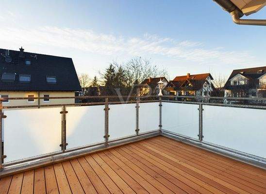 großzügige Terrasse (KI-Info)