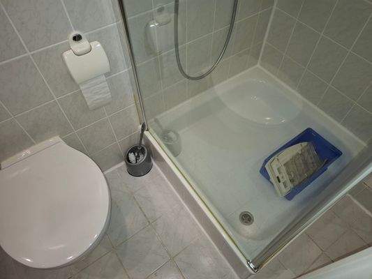 UG- WC mit Dusche
