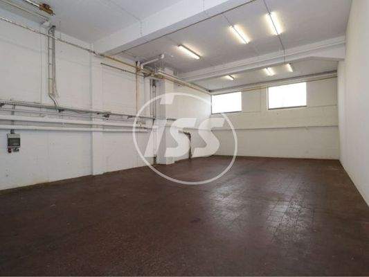 Halle EG links zum Fenster