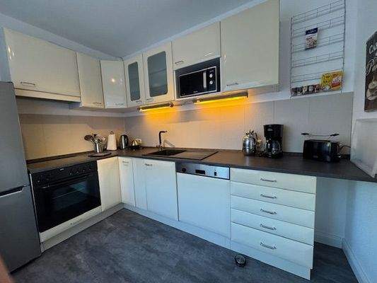 Küche mit Einbauküche