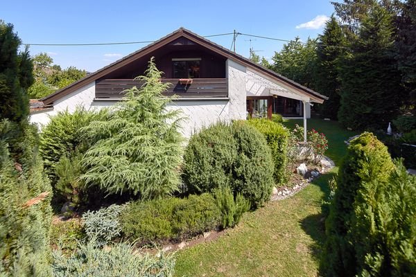 Einfamilienhaus eingebettet in die Natur