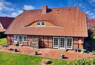 mit KI verändert - Hausansicht hinten
