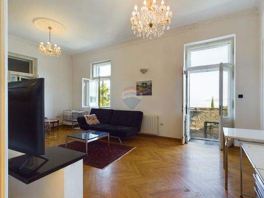 1715415087_cam02458g0-pr0084-still047