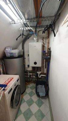Heizungtherme und WW-Speicher Dachboden 