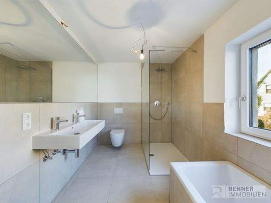 CAM02915G0-PR0050-STILL019