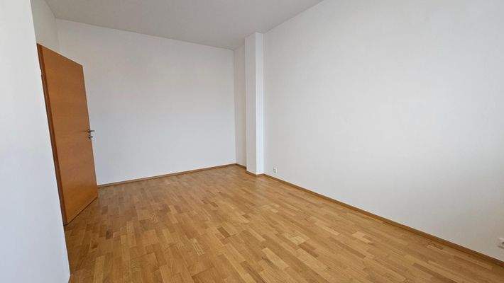 20251216_094212_resized