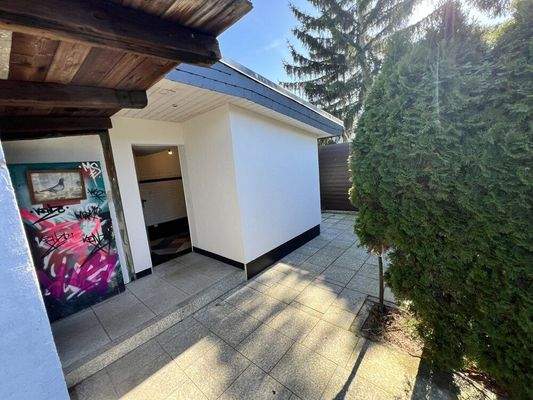 Nebengelass mit viel Platz 