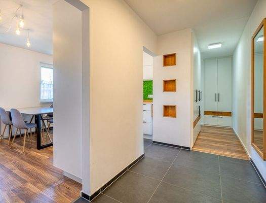 HP7-3-Zimmer-Wohnung-Puch-Flur