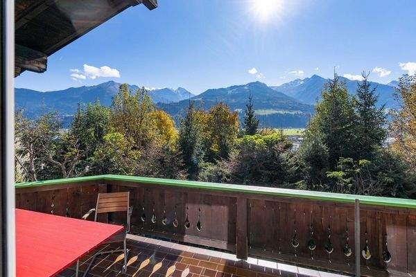 Balkon mit Bergblick