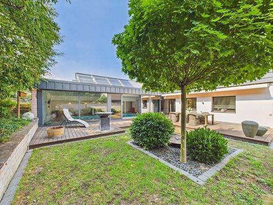 Terrasse mit Gartenbereich 