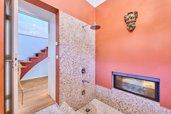 BADEZIMMER ERDGESCHOSS