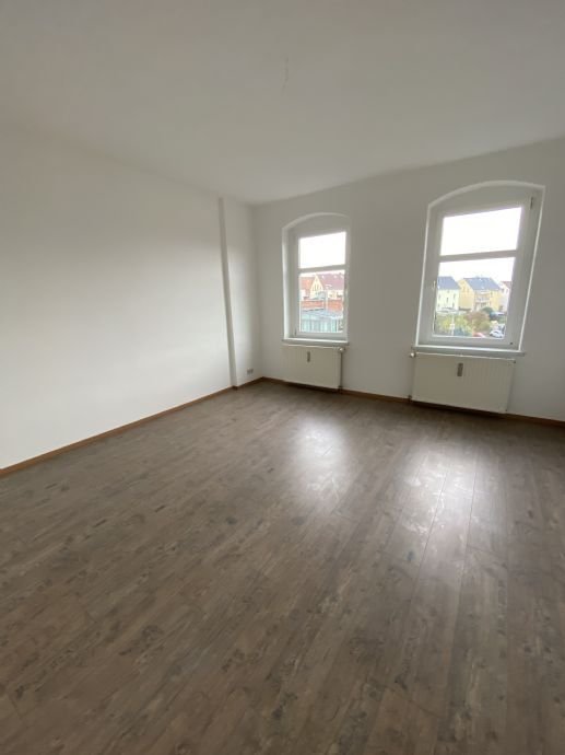 Schöne geräumige 2 Raum Wohnung in Zwickau, Oberplanitz ab sofort zu vermieten