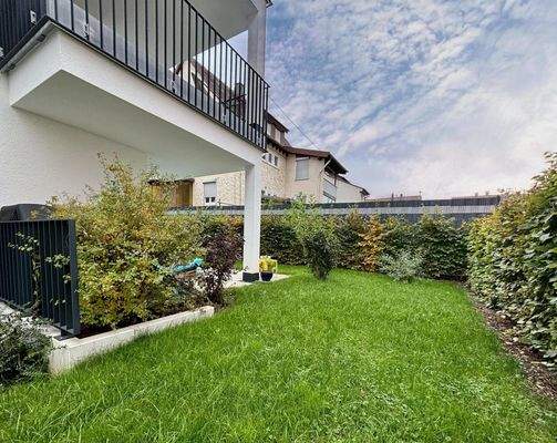 Terrasse mit eigenen Gartenanteil