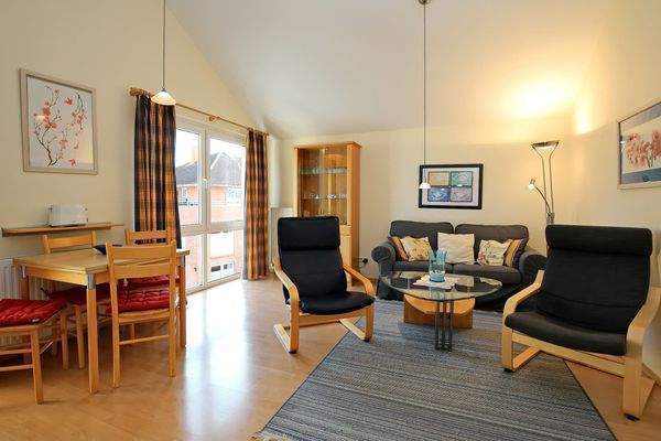 offener Wohnbereich mit Essecke