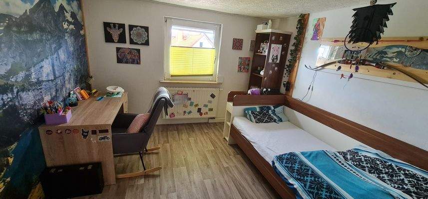 W2 Kinderzimmer 1 Wohnung DG.jpg