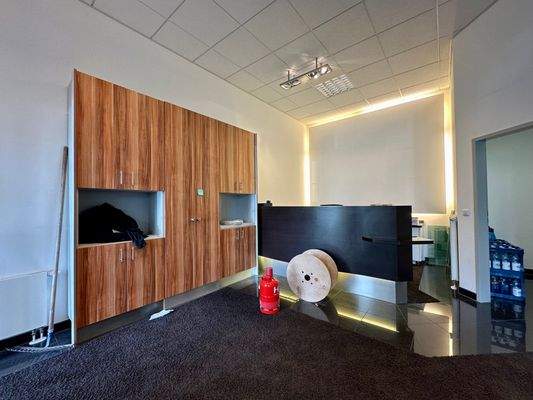 Empfangstresen und Teekueche