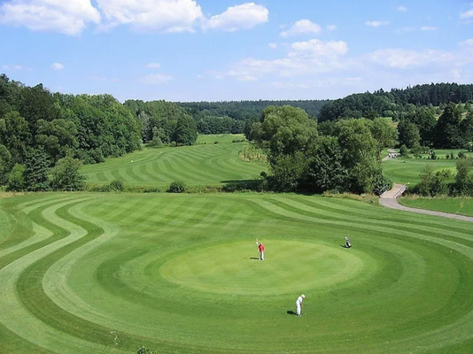 9 Minuten zum Golfclub