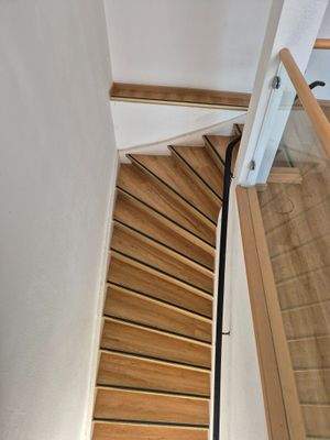 Moderne Holztreppe