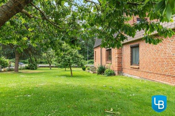 Garten mit Baumbestand...