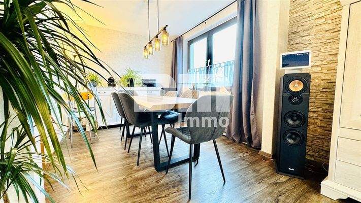 WE2 OG Wohn / Esszimmer / Zugang Balkon