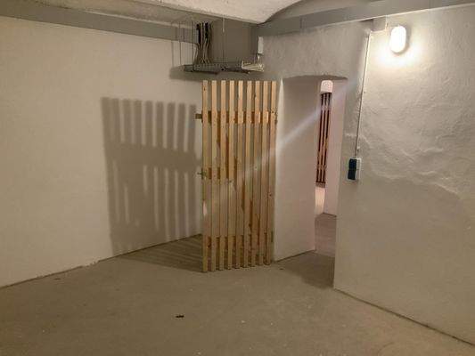 Eigenes Kellerabteil mit Stromanschluss