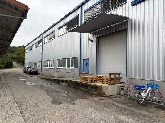 Seitenansicht mit Rampe