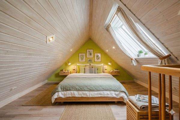 Dachboden (mit KI gestaged)