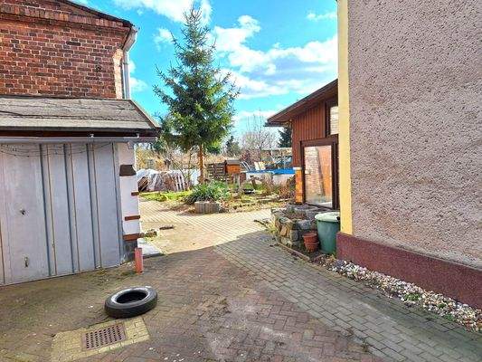 07 kleine Garage links.jpg