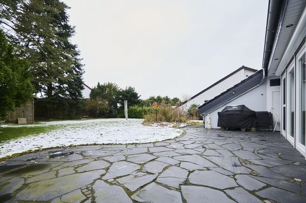 Wunderschöne Natursteinterrasse