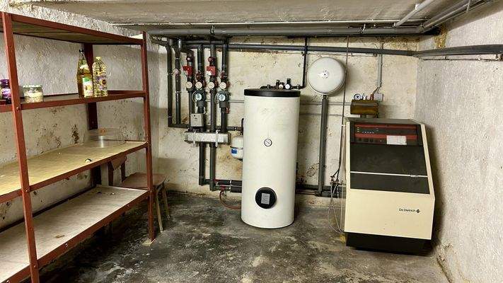 Kellerraum mit Zentralheizung