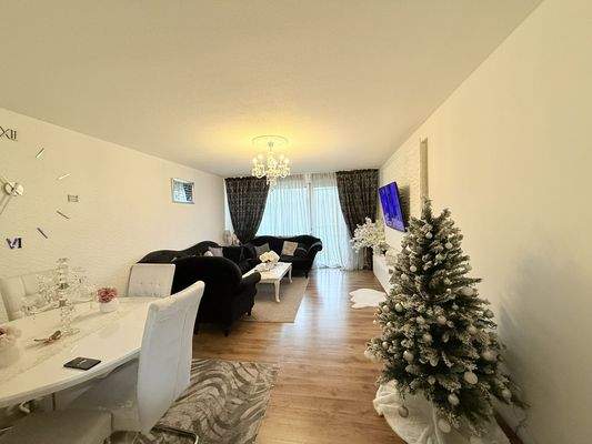 Wohnzimmer Weitwinkel