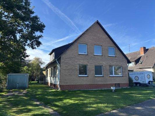 Vorder- und Seitenansicht