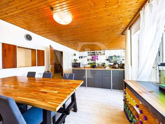 Wohn-/ Esszimmer