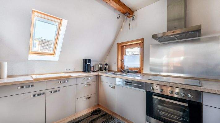 Küche mit Einbauküche