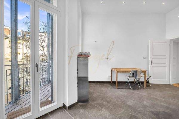 Ausgang zum hofseitigen Balkon