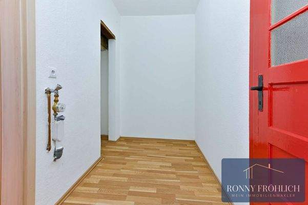 Abstellraum mit weiterem WM-An