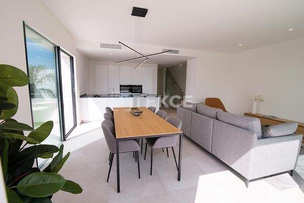 Villas with Private Pool and Parking in Los Montesinos